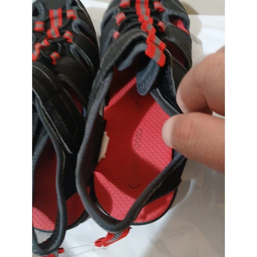 Falls Creek Boys Water Fisherman Sandals, Size 4 Black & Red, Enclosed toe